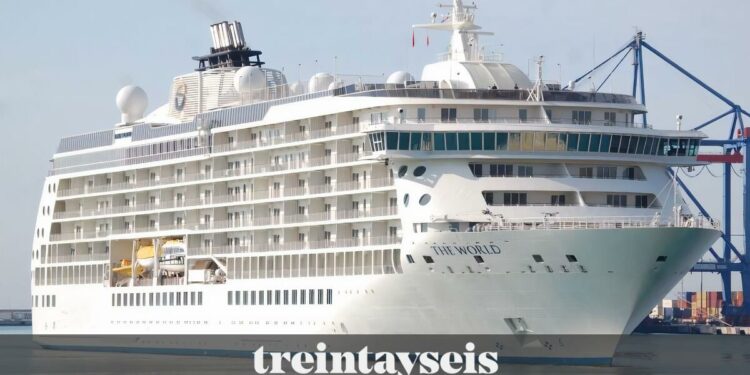 El crucero residencial más grande y exclusivo del mundo hace hoy escala en Vigo