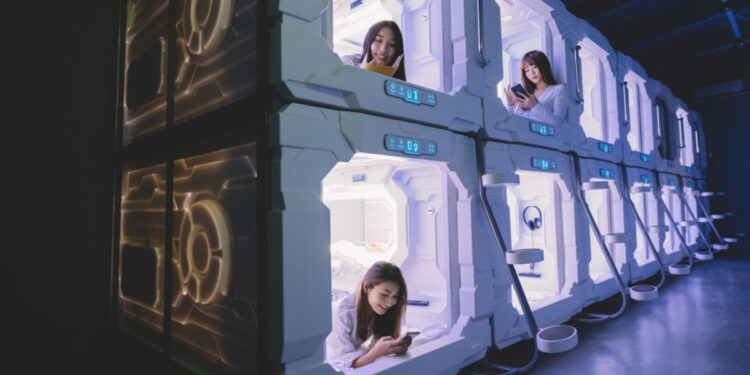 El hotel cápsula, una forma de hospedaje que surgió en Japón