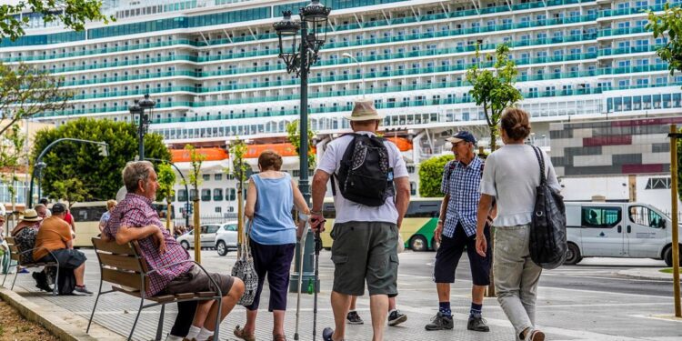 El tráfico de cruceros en el puerto de Cádiz crece un 23 por ciento en el primer cuatrimestre de 2023
