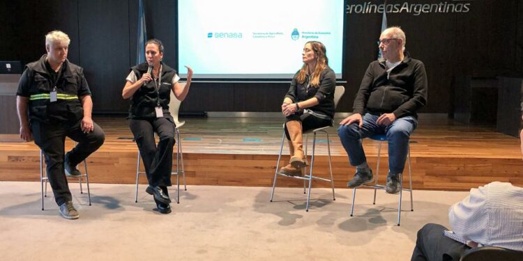 En Aeroparque se explicaron los requisitos sanitarios para viajar con mascotas al exterior