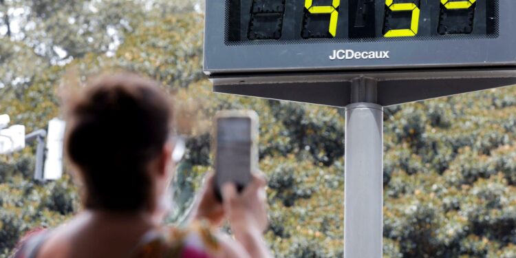 España, ante los veranos asfixiantes del futuro: "Puede que los turistas prefieran quedarse en su casa"