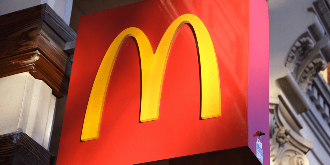 Están investigando a McDonald's por acusaciones de emplear a niños de forma literal
