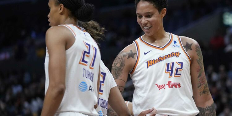 Griner disputa su primer partido en WNBA tras detención