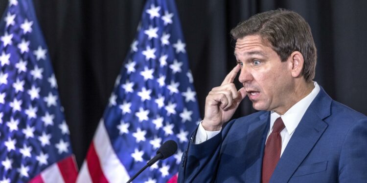 Grupo latino de derechos lanza alerta de viajes a Florida por “embestida antiinmigrante”