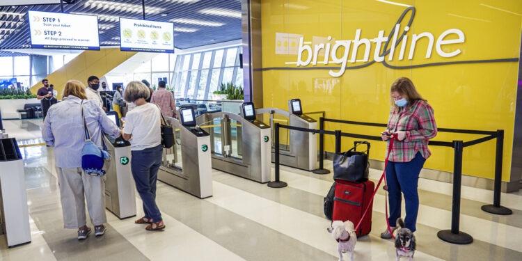 Inician venta de boletos del tren Brightline hasta Orlando – Telemundo Miami (51)