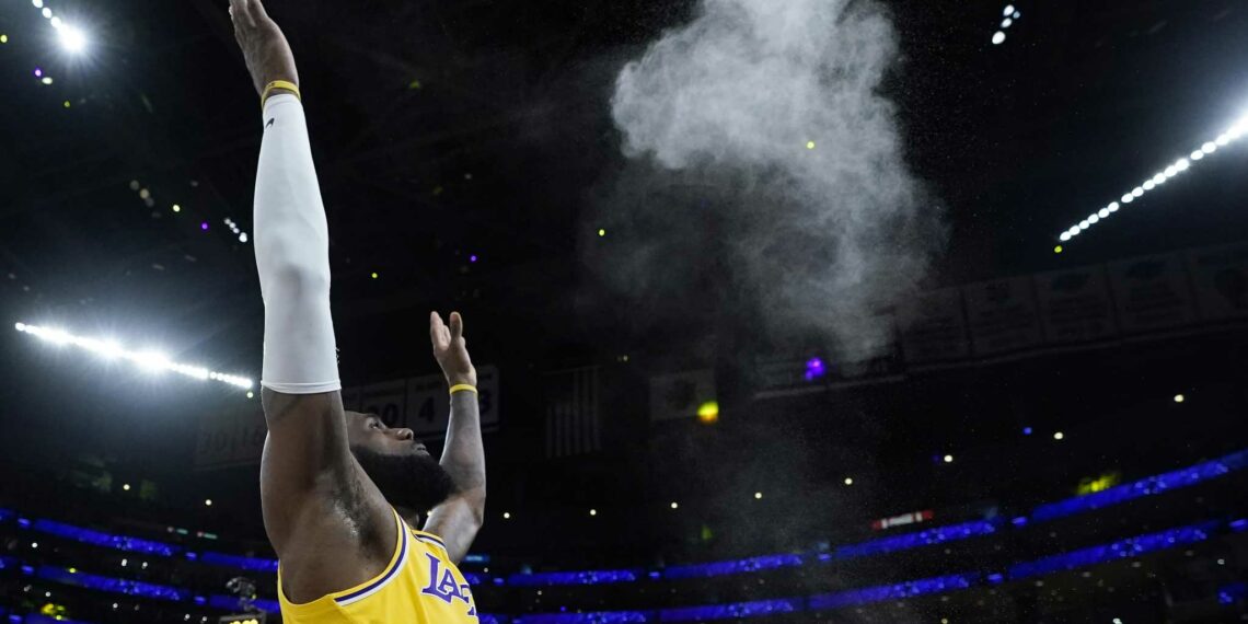 James desafía el paso del tiempo con una excelsa 20ma temporada en la NBA