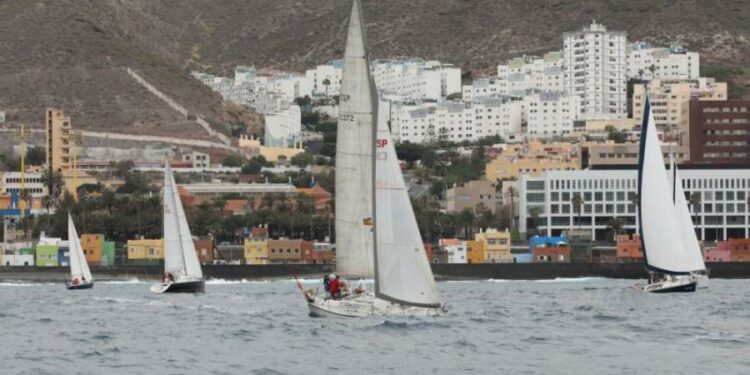 Las embarcaciones Cruceros Butxaca y Kíkere, vencedores del Trofeo Criterium Balandro Tirma