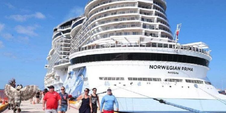 Llegan más de 104 mil cruceristas a Progreso