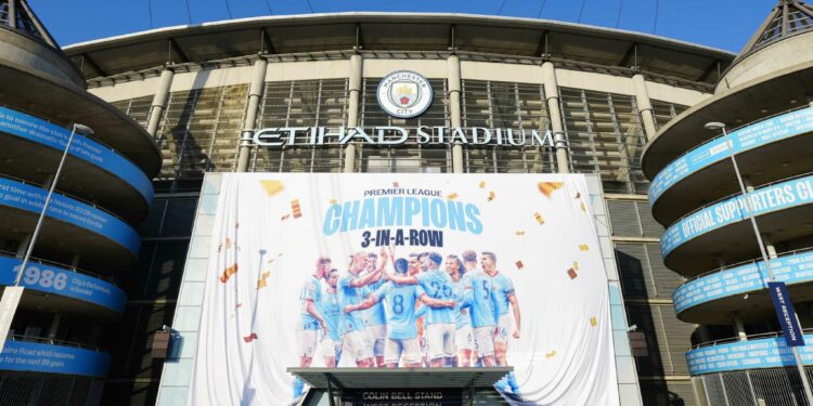 Manchester City conquista su tercera Liga Premier consecutiva tras derrota del Arsenal