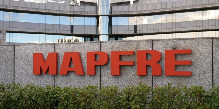Mapfre lanza un seguro específico para viajes de estudios