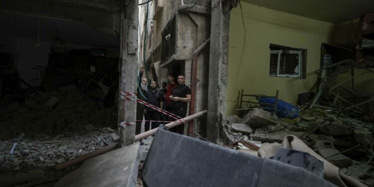 Mueren 3 palestinos en redada israelí en Cisjordania, EEUU condena nuevos asentamientos