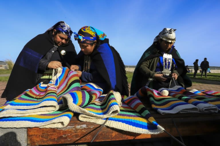 Desde finales de la década de 2000, investigadores descubrieron que pueblos de Asia también podrían estar vinculados a las primeras poblaciones de Bolivia, Brasil, Chile, Ecuador, México y California.