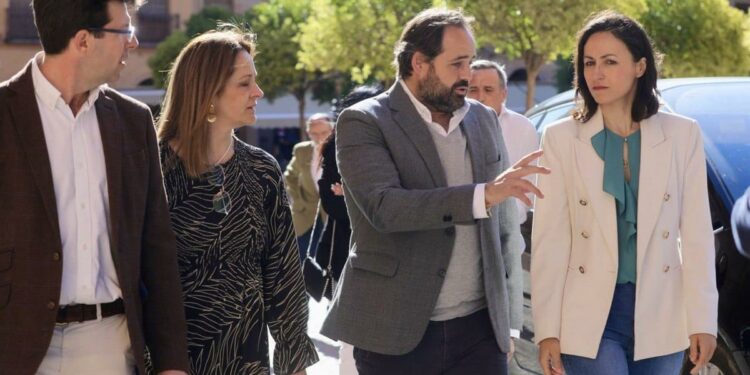 Núñez apuesta por crear un comité regional que planifique la estrategia turística con todo el sector
