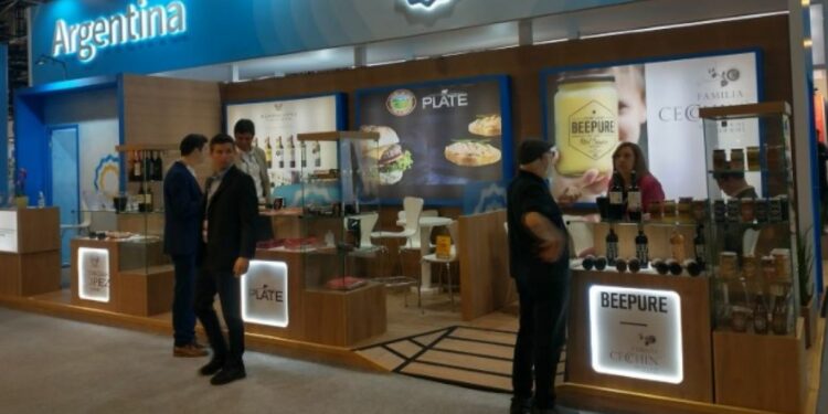 PYMES alimenticias buscan nuevos negocios en una feria en Brasil