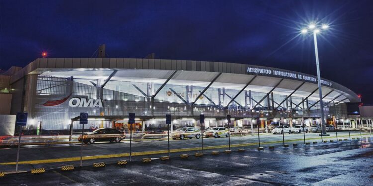 Para ir al aeropuerto de Monterrey, ¿qué conviene más auto por aplicación, autobús, taxi o ride?