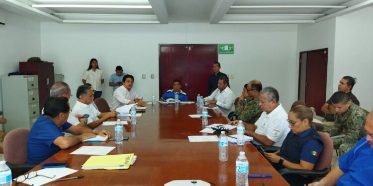 Participa el gobierno de Abelina López en Comité Local de Cruceros