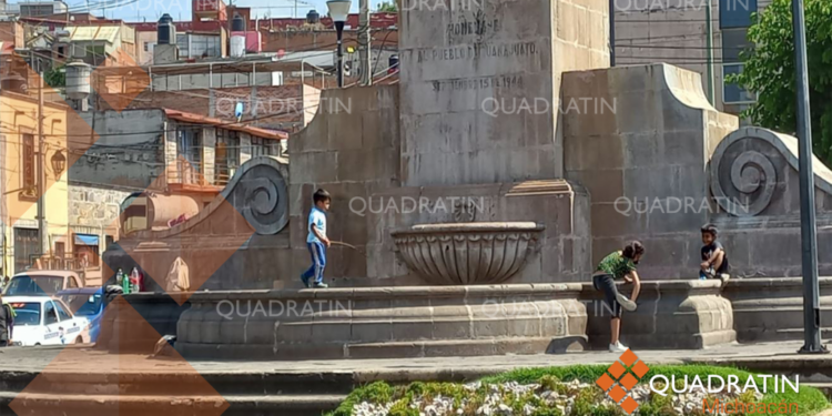 Participan casi 20 niños y adolescentes en comercio informal de Morelia