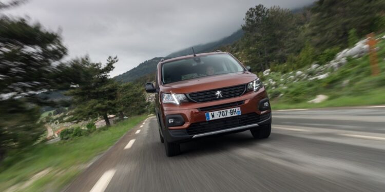 Peugeot Rifter 2024 mantiene su oferta mecánica y de conveniencia
