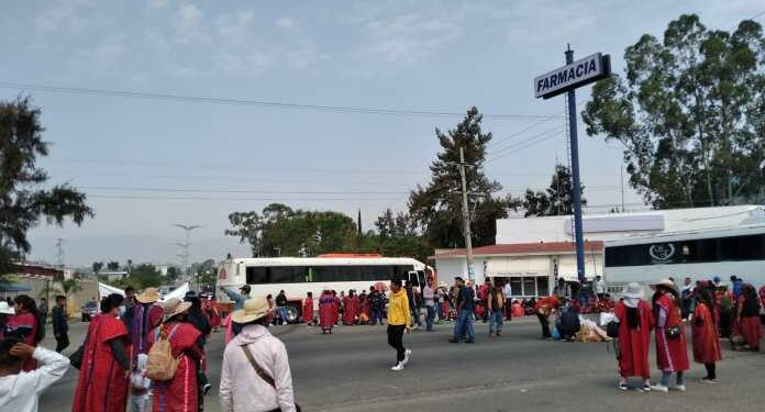 Por segundo día, Sección 22 y MULTI bloquean cruceros en Oaxaca