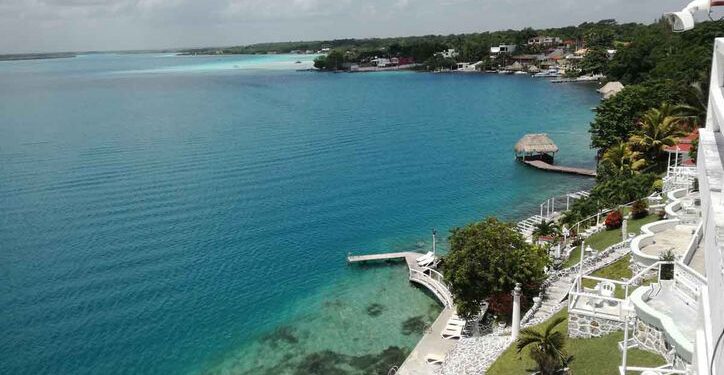Promocionan Bacalar en ciudades conectadas por el Tren Maya