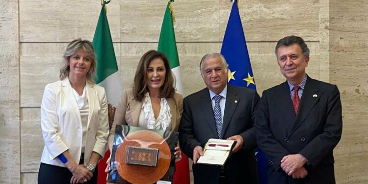 conectividad turismo gira de trabajo italia