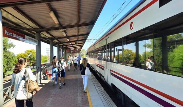 Estación de Cercanías de Renfe en el Palacio de Congresos y Exposiciones de Sevilla (Fibes).