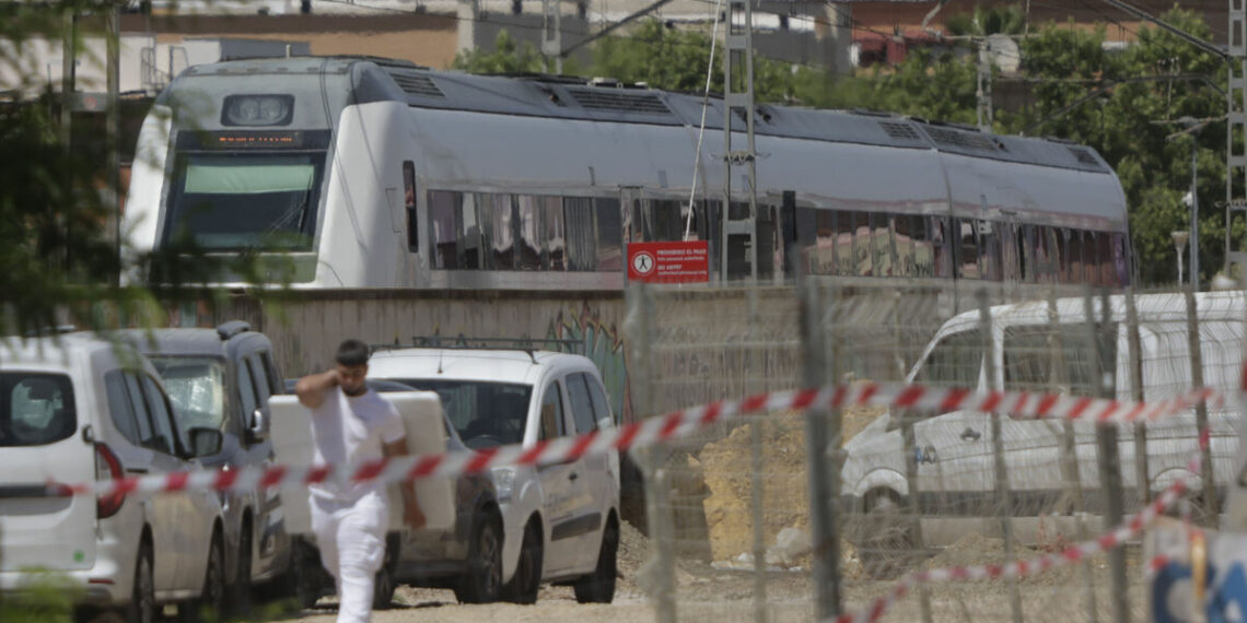 Renfe responde que el servicio del Cercanías de Sevilla ha mejorado y se cancelan menos viajes