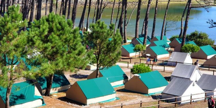 Cíes abre el camping e inicia la temporada alta con más de 3.000 autorizaciones esta semana