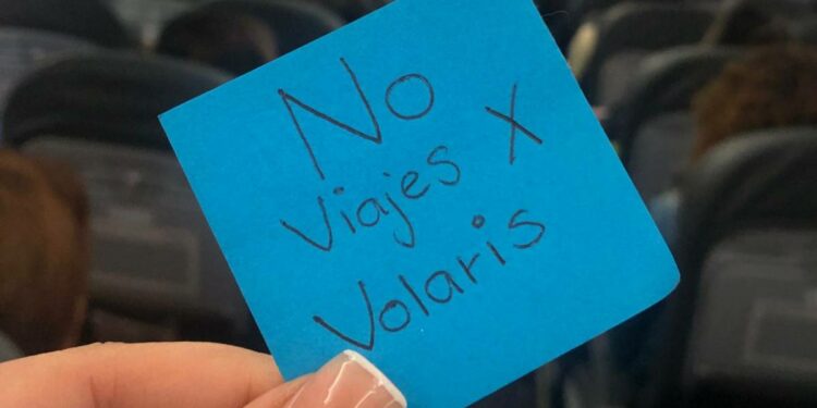 Sobrecargos llaman a no volar con la aerolínea por ‘abuso’ laboral – El Financiero