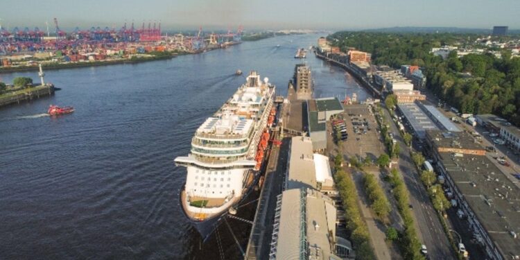TUI lanza el primer crucero para aficionados del tatuaje en Europa