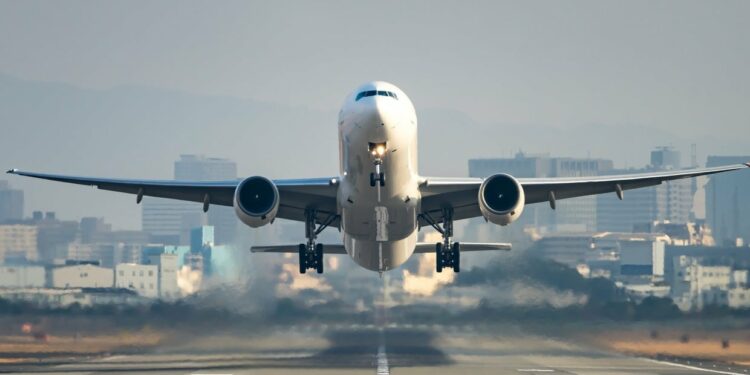 cómo aprovechar ofertas y descuentos para viajar