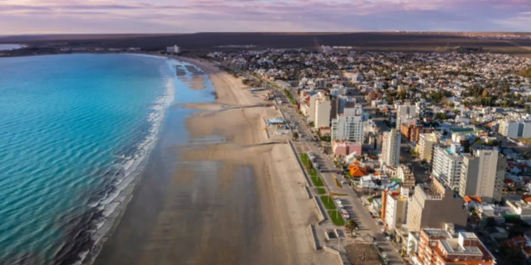 cuándo conviene viajar a Puerto Madryn y cuáles son los mejores lugares para visitar