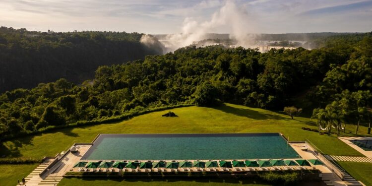 el hotel de lujo con vista a las Cataratas y varios reconocimientos internacionales