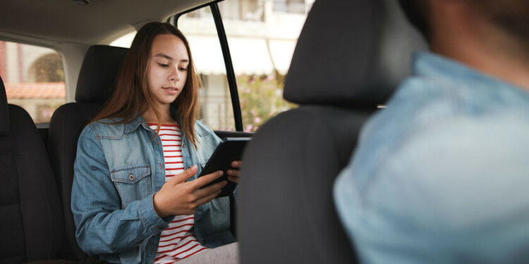 viajes grupales y para adolescentes, además de perfiles familiares en Uber Eats