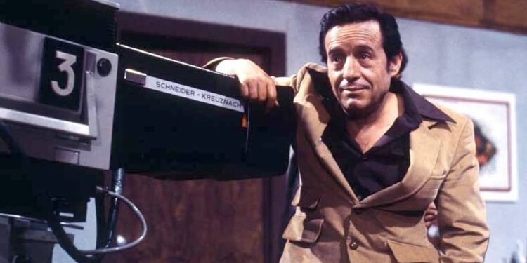 La serie contará la vida de Roberto Mario Gómez Bolaños3, quien nació en Ciudad de México el 21 de febrero de 1929 y murió en Cancún, Quintana Roo, el 28 de noviembre de 2014. Foto: Facebook de Chespirito
