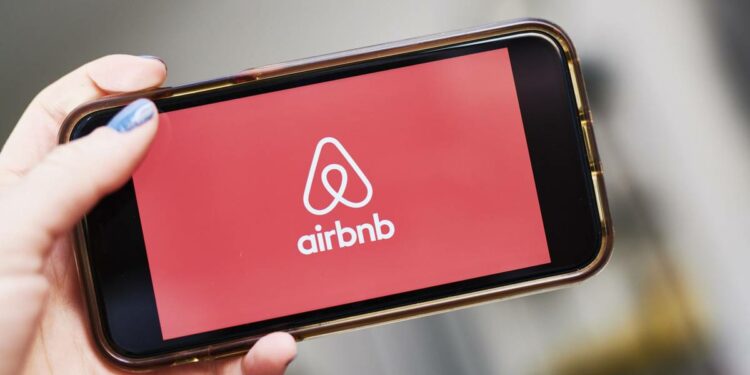 ¿Acaba ‘reinado’ de Airbnb? Acciones caen 11 por ciento ante baja de demanda – El Financiero