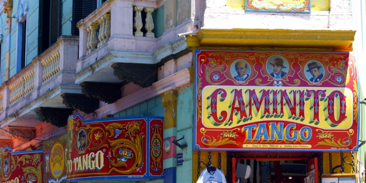 ¿Es barato viajar a Argentina 2023? según Luisito Comunica