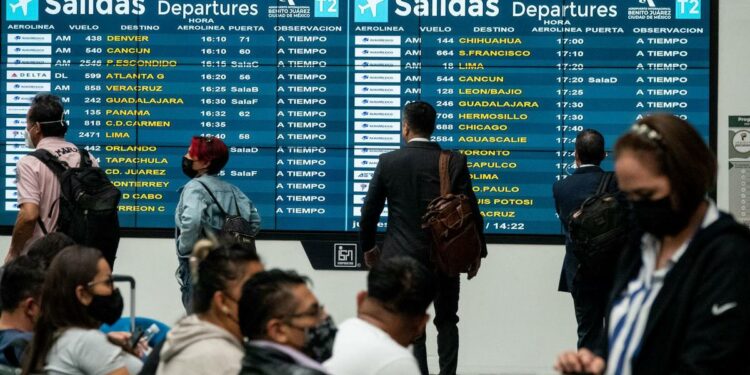 ¿Es más barato viajar en avión? Boletos bajan su precio 28 por ciento desde 2011 – El Financiero