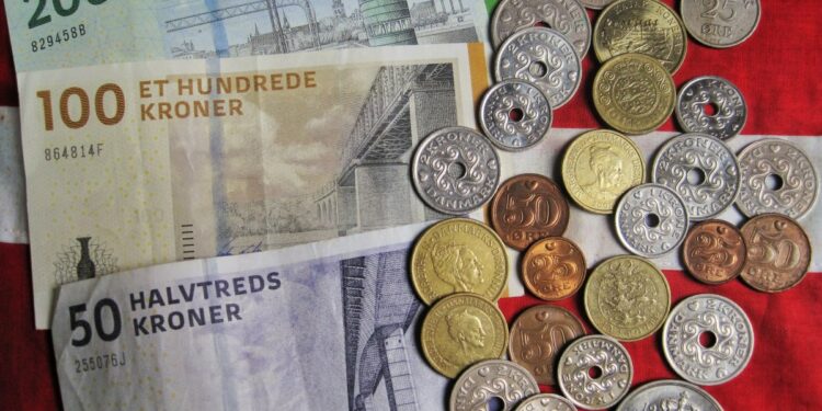 ¿Llevar dinero nacional o pagar con tarjeta? Esta es la mejor opción cuando viajes al extranjero