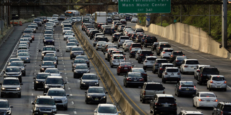 ¿Viajas este fin de semana? Vence al tráfico y conoce las mejores horas para salir a carretera en este Memorial Day