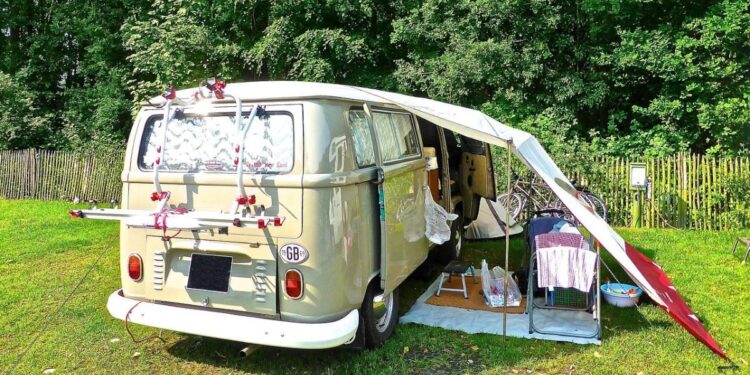 Los 7 mejores campings para ir en caravana que te solucionarán las vacaciones de verano