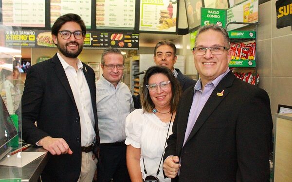 Subway y la Industria Mexicana de Coca-Cola emprenden acciones para apoyar el reciclaje de botellas PET