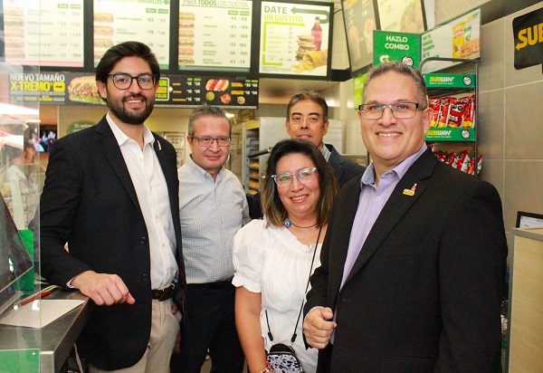 Subway y la Industria Mexicana de Coca-Cola emprenden acciones para apoyar el reciclaje de botellas PET