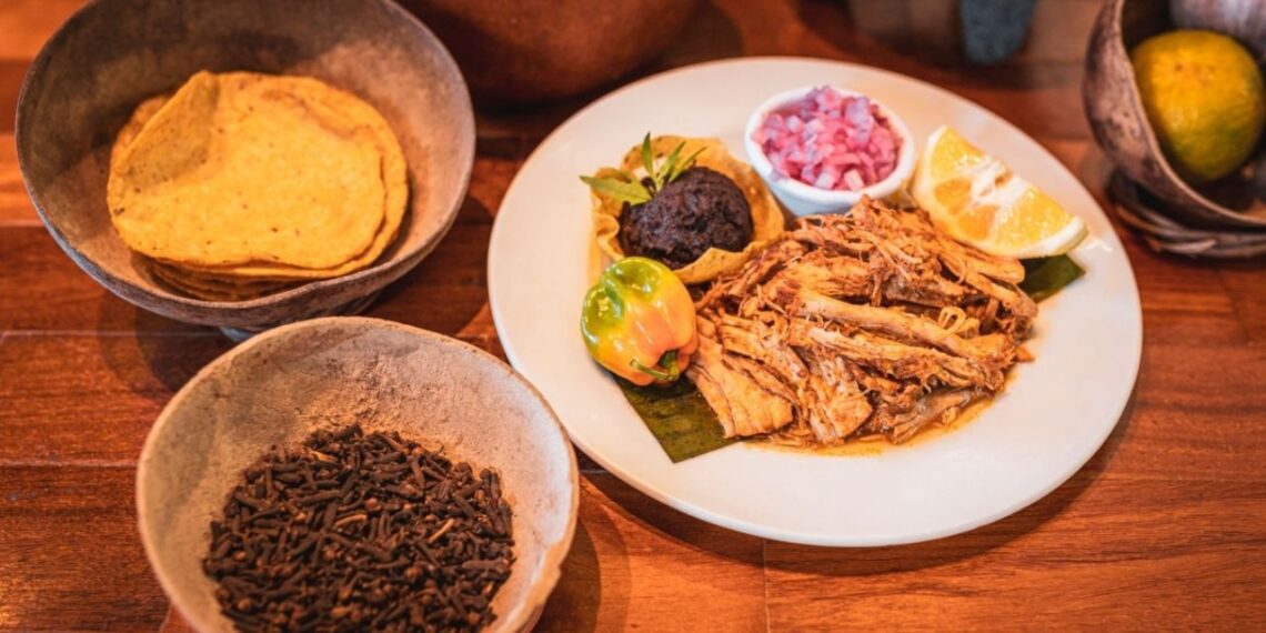 Con emblemático platillo tradicional, concluye 365 Sabores en Yucatán