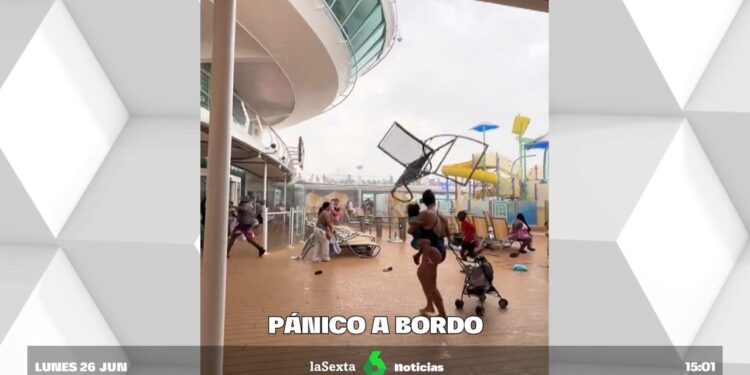 Una inesperada tormenta causa el pánico en un crucero a punto de zarpar en Florida