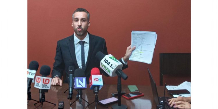 Acusa Gene Bojórquez a Pedro Lobo de recibir $54 mil en reembolsos de viajes a Mazatlán