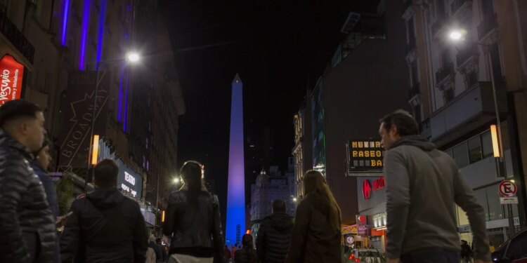 En abril se realizaron más de 619 mil viajes a Argentina y hubo récord en llegadas de turistas al país