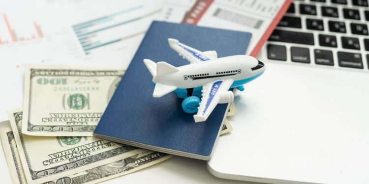 Límite de efectivo para viajar evitando multa de Hacienda