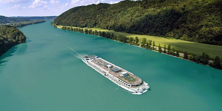Cómo se viaja a bordo del crucero fluvial más lujoso de Europa