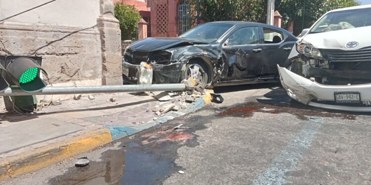 Choque en céntrico crucero